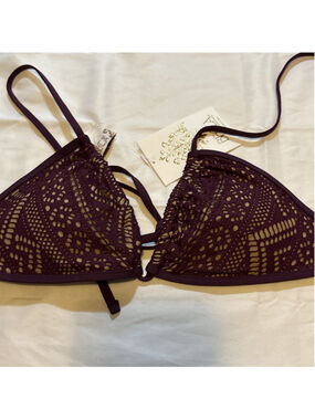 BECCA Color Play Crochet Triangle Bikini Top MSRP $68 Medium Nwot